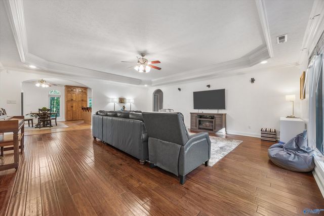 53 Slaten Drive, Hartselle, AL 35640