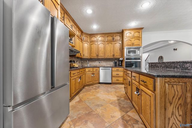 53 Slaten Drive, Hartselle, AL 35640