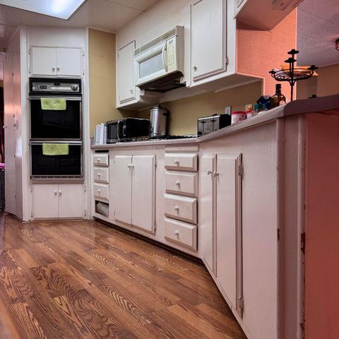 2400 W Midvalley Avenue O6, Visalia, CA 93277