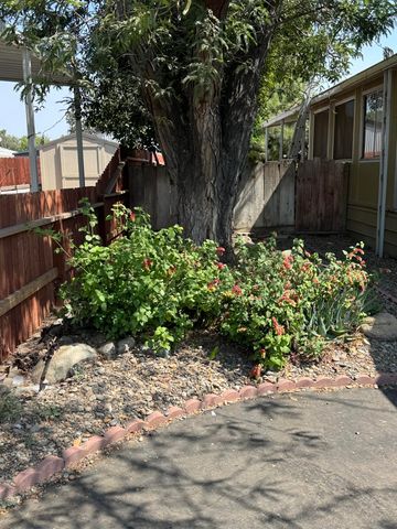 2400 W Midvalley Avenue O6, Visalia, CA 93277