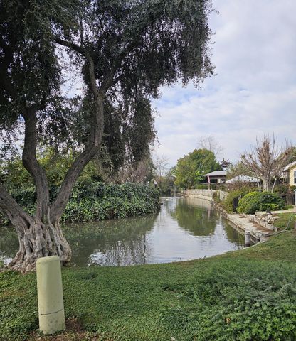 2400 W Midvalley Avenue O6, Visalia, CA 93277