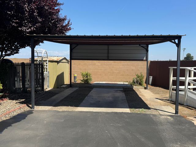 2400 W Midvalley Avenue O6, Visalia, CA 93277