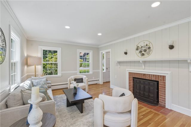 3 Sundale Road, Cranston, RI 02921