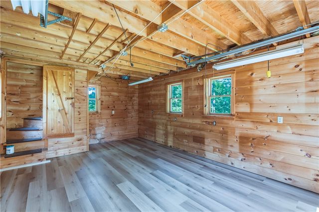 3 Sundale Road, Cranston, RI 02921