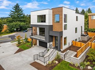 138 8th Court, Kirkland, WA 98033