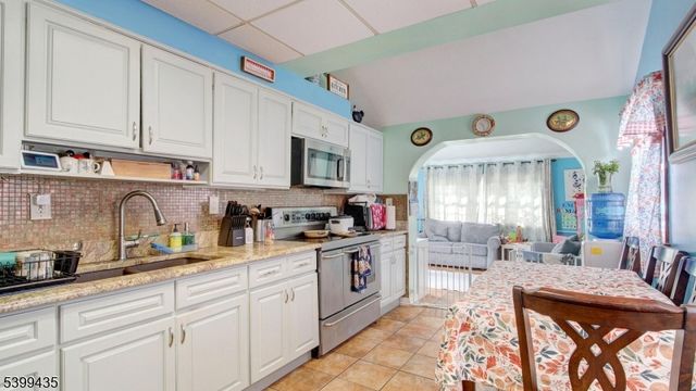 836 Livingston Rd, Elizabeth City, NJ 07208