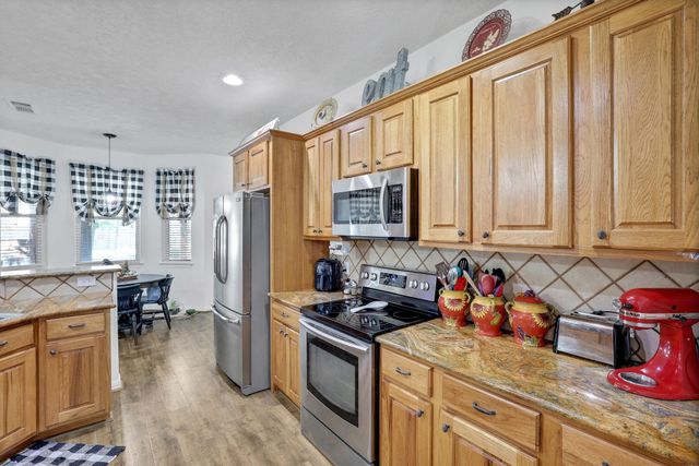 9934 Palm Drive, Mont Belvieu, TX 77523