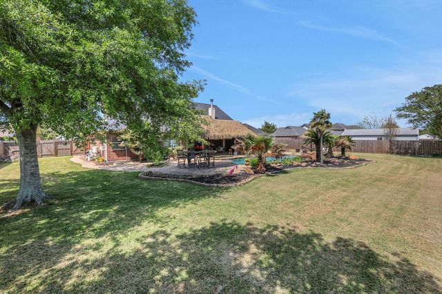 9934 Palm Drive, Mont Belvieu, TX 77523