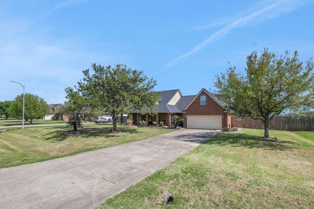 9934 Palm Drive, Mont Belvieu, TX 77523