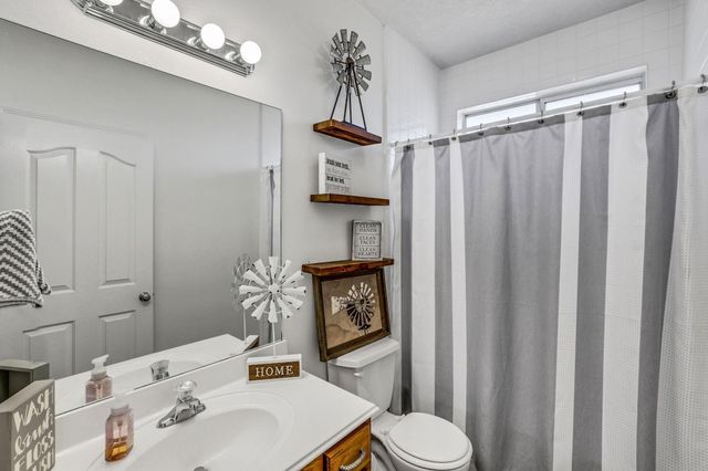 9934 Palm Drive, Mont Belvieu, TX 77523