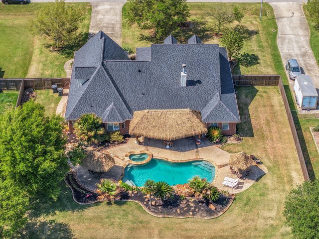 9934 Palm Drive, Mont Belvieu, TX 77523