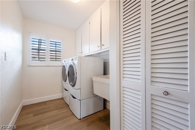 1460 Tredegar DR, Fort Myers, FL 33919