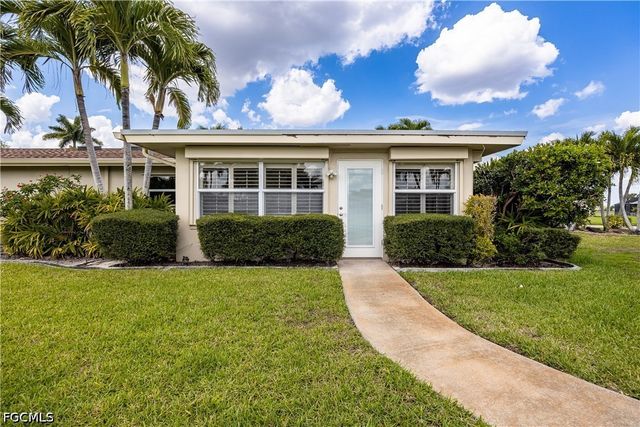 1460 Tredegar DR, Fort Myers, FL 33919