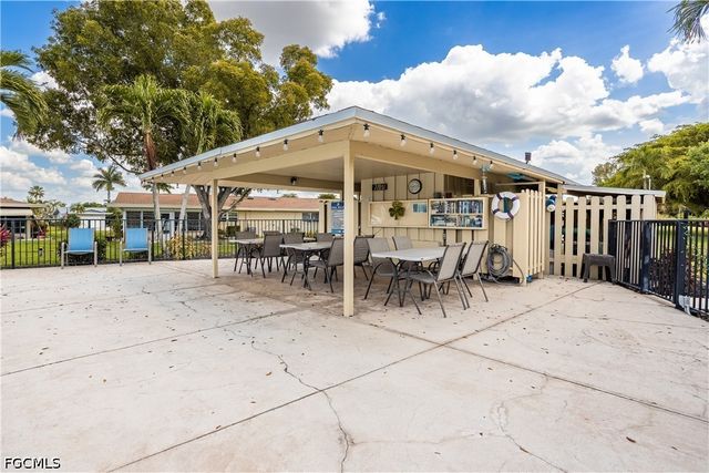 1460 Tredegar DR, Fort Myers, FL 33919