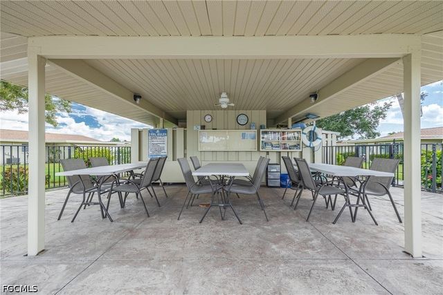 1460 Tredegar DR, Fort Myers, FL 33919