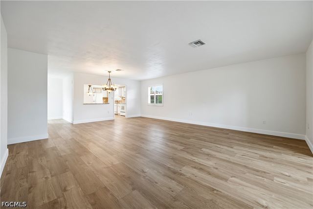 1460 Tredegar DR, Fort Myers, FL 33919