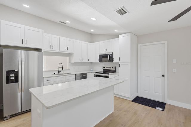 414 S SHELL ROAD, Deland, FL 32720