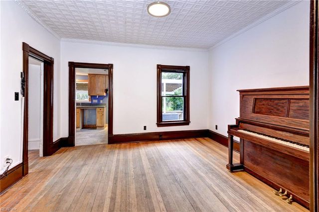 110 Peninsula ST, Williamsburg, VA 23188