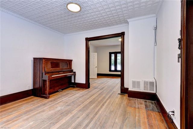 110 Peninsula ST, Williamsburg, VA 23188