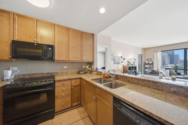 130 N GARLAND Court 2710, Chicago, IL 60602