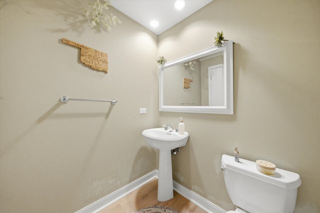 130 N GARLAND Court 2710, Chicago, IL 60602