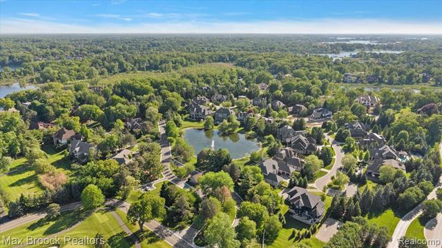 1729 Heron Ridge Drive, Bloomfield Hills, MI 48302
