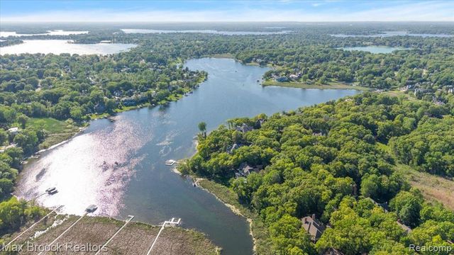 1729 Heron Ridge Drive, Bloomfield Hills, MI 48302