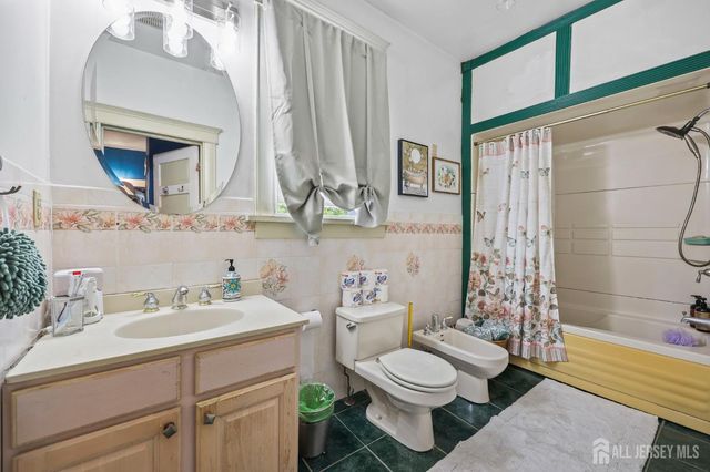 124 kearny Avenue, Perth Amboy, NJ 08861