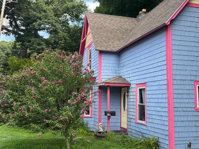 23 Williams Street, Brattleboro, VT 05301
