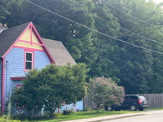 23 Williams Street, Brattleboro, VT 05301