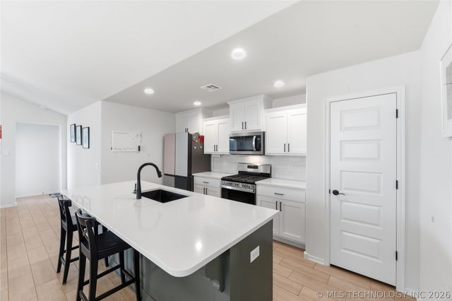 13209 E 125th Street North, Collinsville, OK 74021