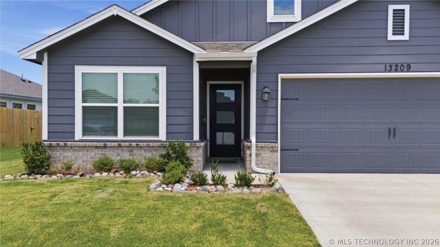 13209 E 125th Street North, Collinsville, OK 74021