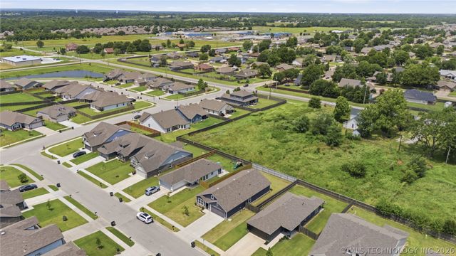 13209 E 125th Street North, Collinsville, OK 74021