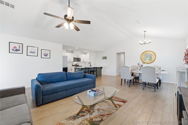 13209 E 125th Street North, Collinsville, OK 74021