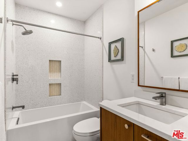 4707 Toland Way, Los Angeles, CA 90042