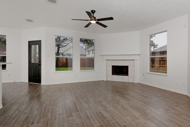 2037 Borthwick Lane, Conroe, TX 77301