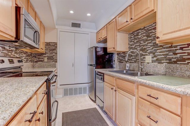 1206 Bristol Dr Apt 202, Memphis, TN 38119