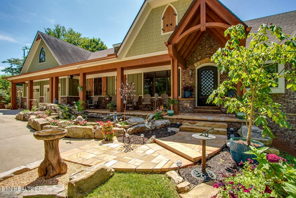 245 Harrison Bend Rd, Loudon, TN 37774
