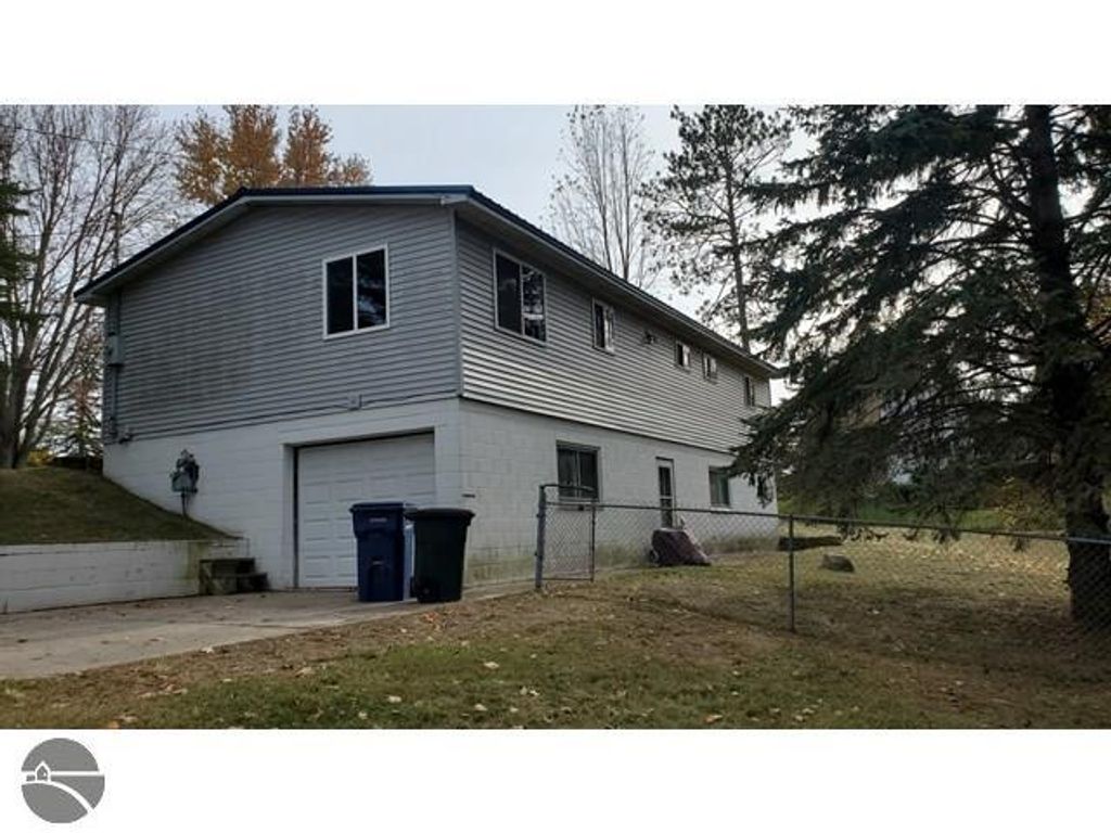 Image 35 of property listing at 502 S Broad Street, Harrison, MI 48625