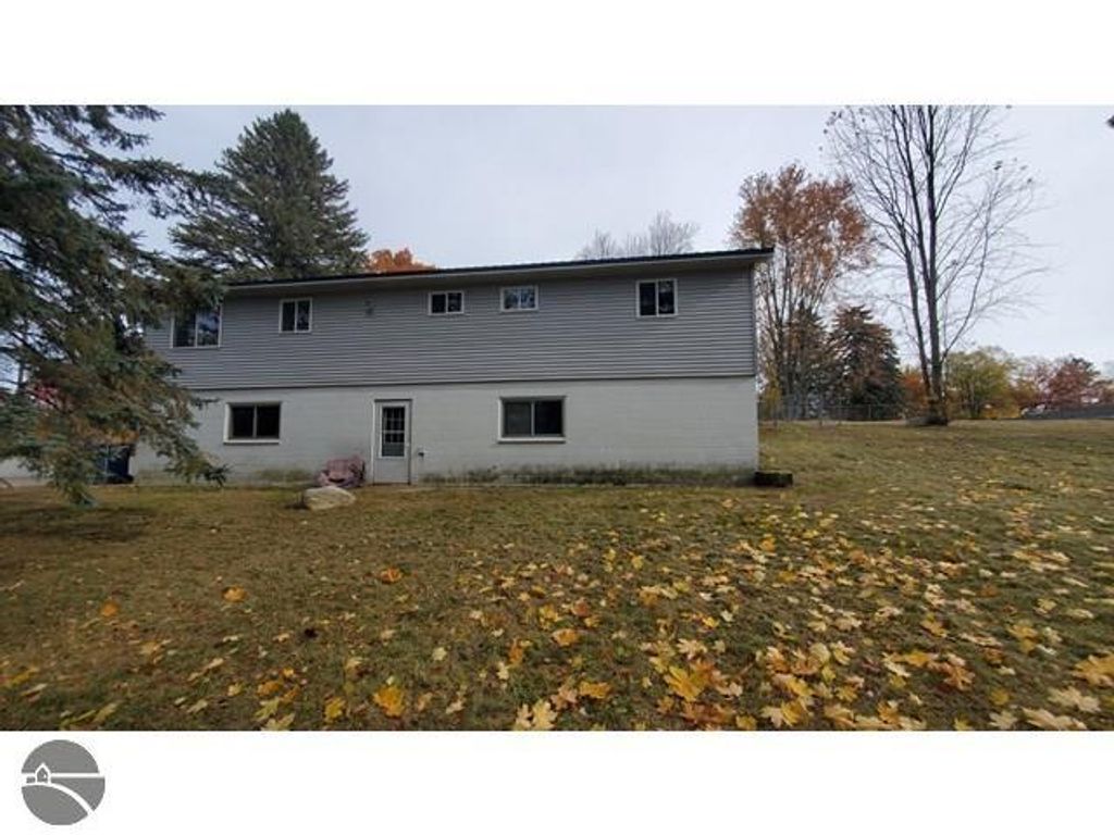 Image 37 of property listing at 502 S Broad Street, Harrison, MI 48625