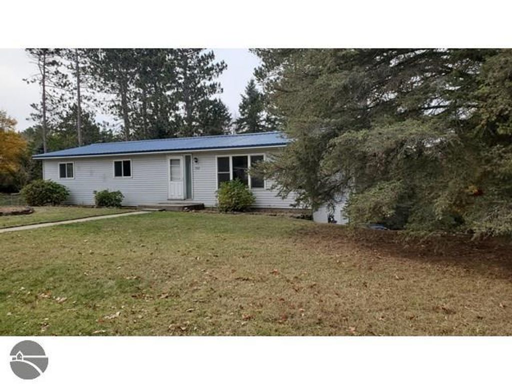 Image 41 of property listing at 502 S Broad Street, Harrison, MI 48625