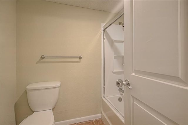 1810 E 97th Street A, Kansas City, MO 64131