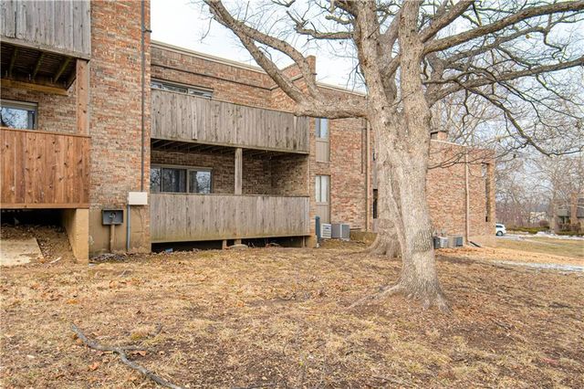 1810 E 97th Street A, Kansas City, MO 64131