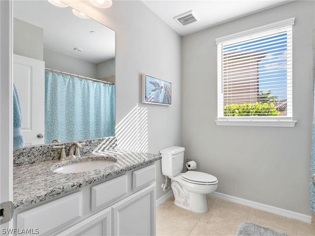9394 Pocida CT 104, Naples, FL 34119