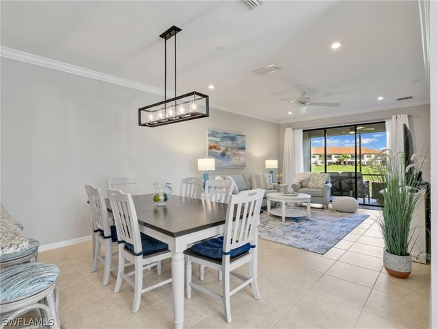 9394 Pocida CT 104, Naples, FL 34119