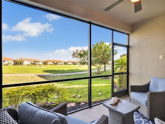 9394 Pocida CT 104, Naples, FL 34119