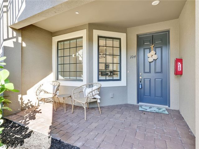 9394 Pocida CT 104, Naples, FL 34119