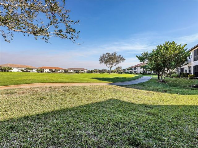 9394 Pocida CT 104, Naples, FL 34119