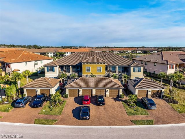 9394 Pocida CT 104, Naples, FL 34119