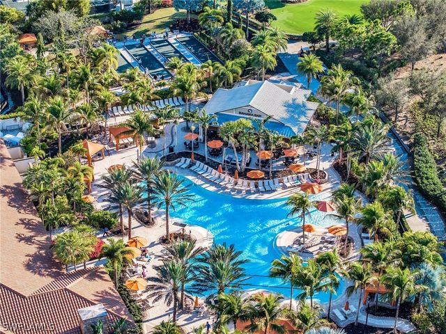 9394 Pocida CT 104, Naples, FL 34119